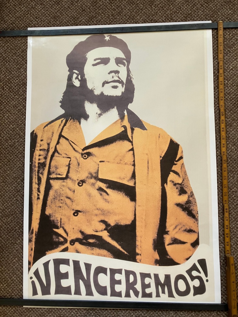 28.	Che “Venceremos!” poster. 24”x35”.  Good condition.  Starting bid $40 Increase by $5.